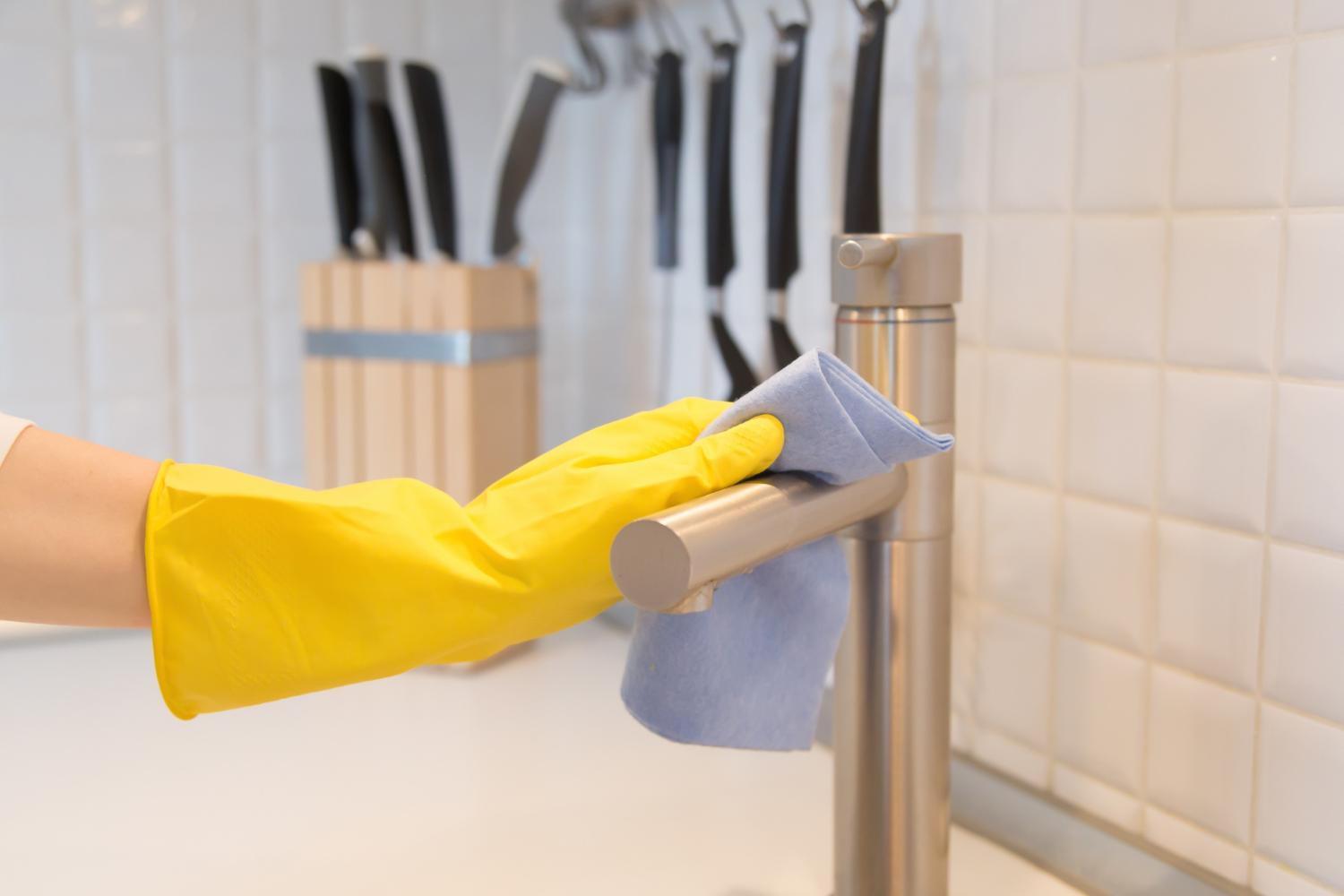 5 Best Plumbing Cleaning to Do While You’re Stuck At Home